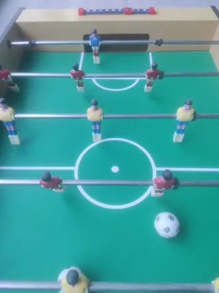 Futbolín de madera