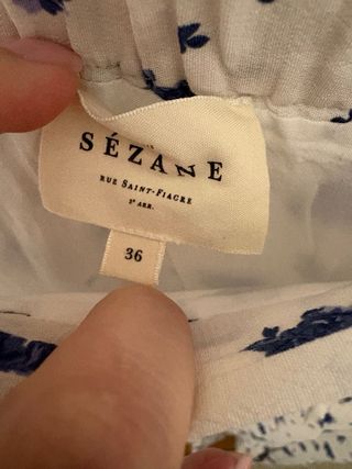 Falda midi Sezane flores beige y azul