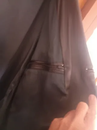 Chaqueta de piel tipo blazer hombre.