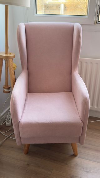 Butaca rosa estilo nórdico