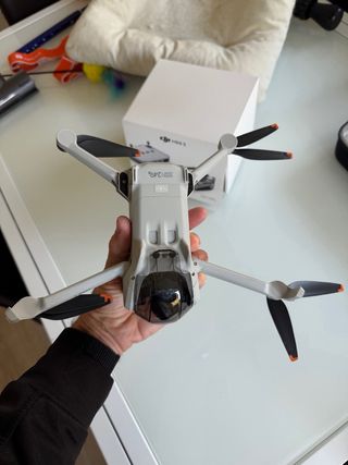 DJI Mini 3 Drone + eliche ricambio (no RC-N1!!!)
