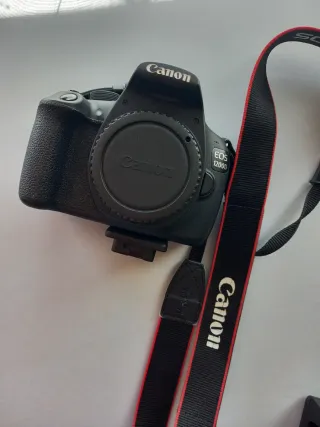 Cámara Canon EOS 1200D + Objetivo EFS 18-55mm