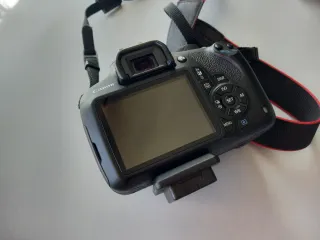 Cámara Canon EOS 1200D + Objetivo EFS 18-55mm