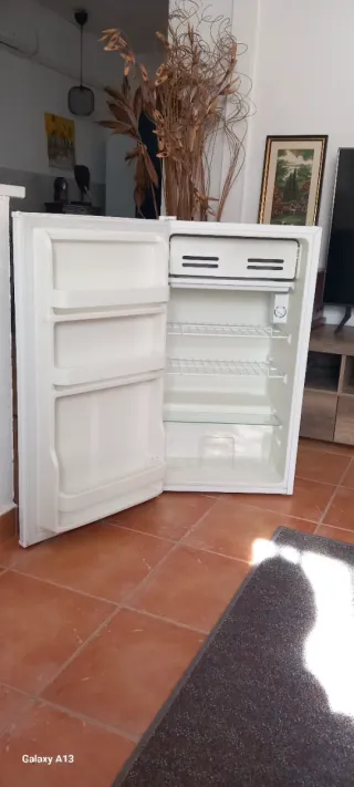 Nevera pequeña con congelador Artica