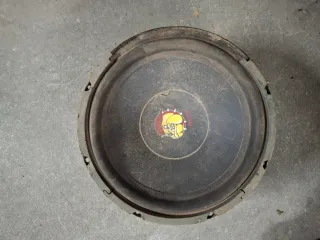 Altavoz Negro con Logo Bulldog