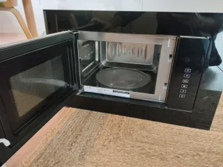 Microondas empotrable Universal Blue