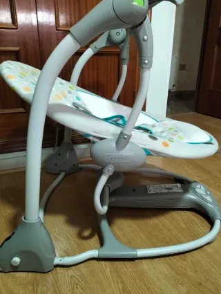 Mecedora infantil eléctrica Ingenuity