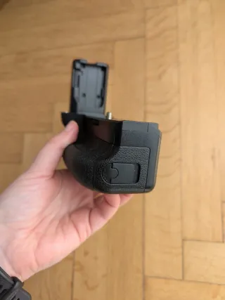 Impugnatura Sony VG-C2EM per Alpha 7 III