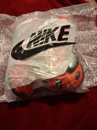 Zapatillas Nike Rojas Talla 43 precio algo negocia