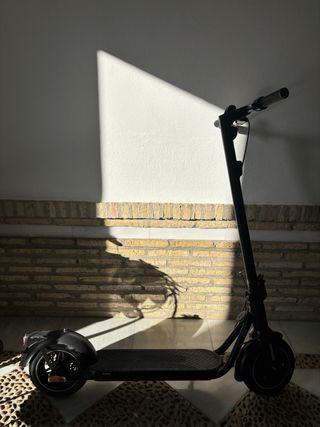 Patinete eléctrico negro