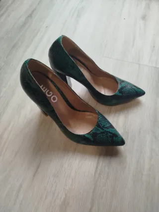 Zapatos de tacón EGO serpiente verde esmeralda.37