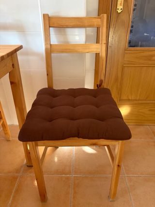 Mesa de cocina de madera con 4 sillas