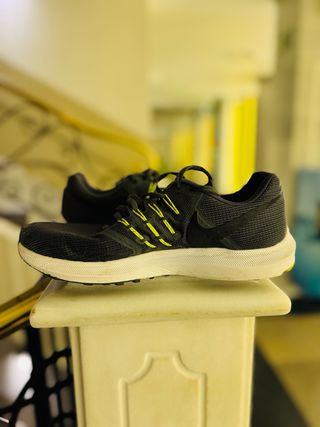 Zapatillas Nike Running Negras y Amarillas