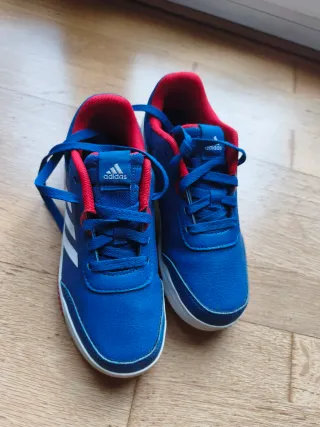 Deportivas Adidas niño azul y rojo
