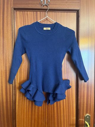 Jersey azul intenso con volantes