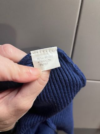 Jersey azul intenso con volantes