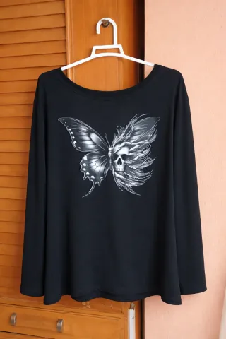 Camiseta negra rockera XXL calavera y mariposa