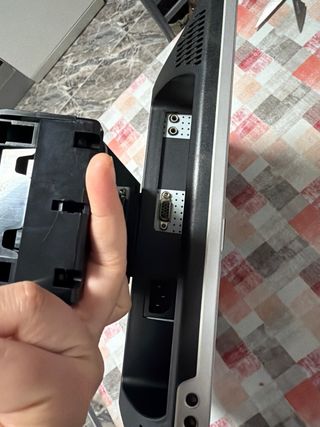 Pantalla de ordenador OKI Plata y Negra