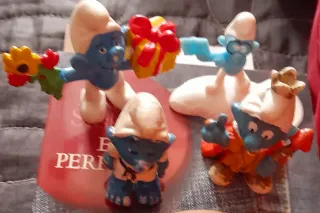 4 Figuras de Pitufos (3 goma, 1 plástico)