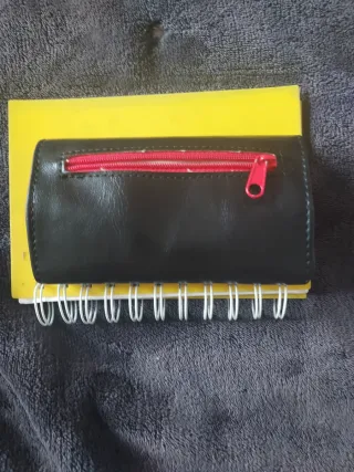 Bolsa porta tabaco labios rojos