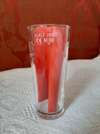 Bicchiere di birra australiana Foster's nuovo