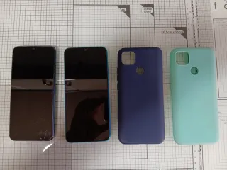 Due Xiaomi Redmi 9C 32GB Nero e Verde