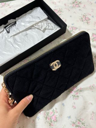 Necessaire Chanel Nero e Oro