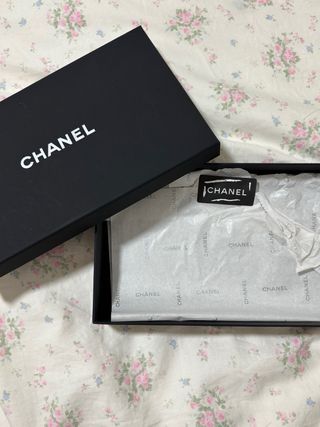 Necessaire Chanel Nero e Oro