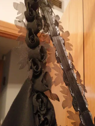 Vestido fiesta negro cruzado espalda Marca Scene