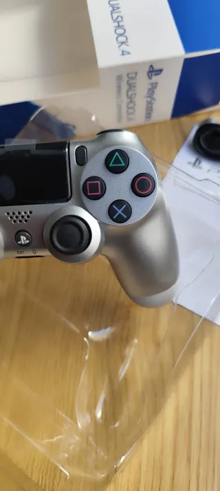 Mando Plays 4 Plata nuevo