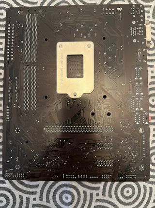 Placa base Gigabyte H410M S2H + Intel i7 10700