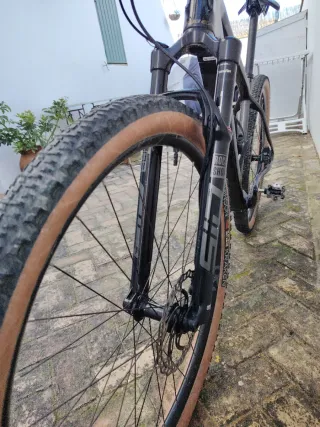 Bicicletta da MTB Orbea Alma Carbon 29". Anno 2022