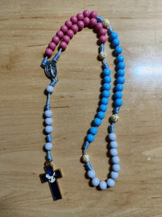 Rosario artesanal de hilo