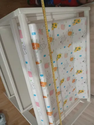 Cambiador de bebé blanco