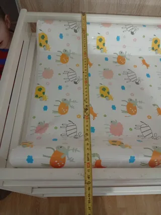 Cambiador de bebé blanco