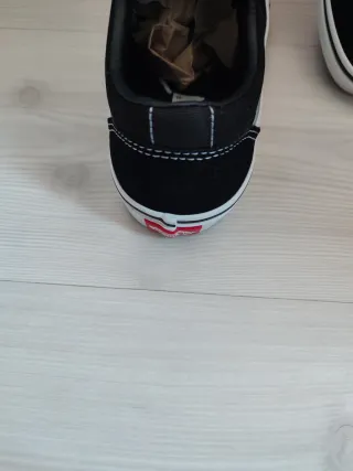 Vans Ward Zapatillas Negras y Blancas