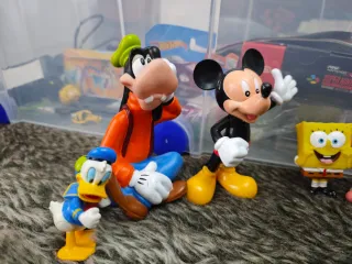 Lote de figuras de personajes