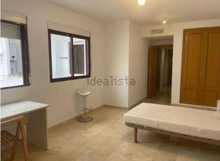 Ático en alquiler en Mercado en Alicante