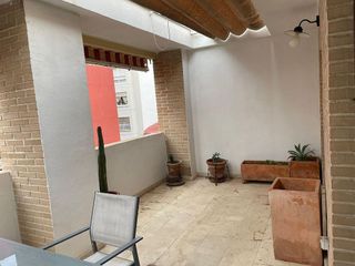 Ático en alquiler en Mercado en Alicante