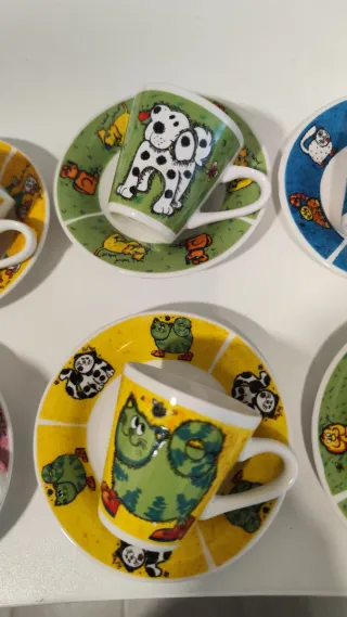 6 Tazas con platos de cerámica