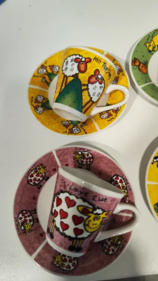 6 Tazas con platos de cerámica