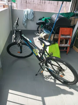 Bicicleta B'TWIN MTB Negra