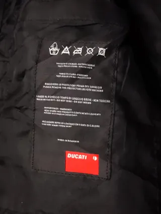 Chaqueta Ducati Moto Negra con protección