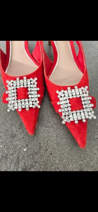 Zapatos Zara rojos con pedrería