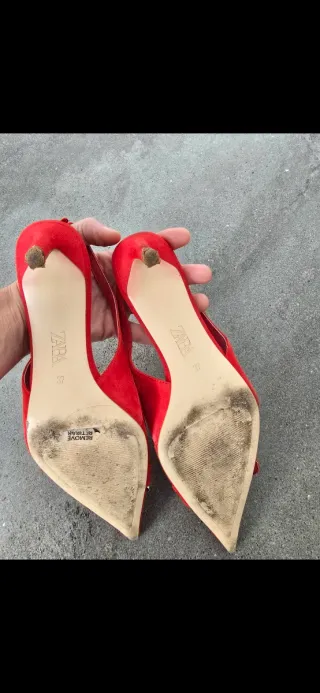 Zapatos Zara rojos con pedrería