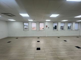 Oficina en alquiler en Tres Olivos - Valverde en Madrid