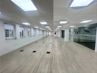 Oficina en alquiler en Tres Olivos - Valverde en Madrid