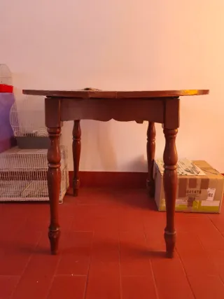 Mesa redonda extensible de madera 90 cm +cristal.