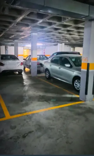 Plaza de garaje en Las Lomas.