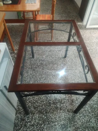 Mesa comedor con 4 sillas madera y cristal
